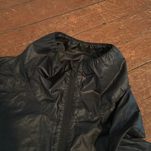 Lululemon Run With It Jacket Black Size 4 - Picture 3 of 3